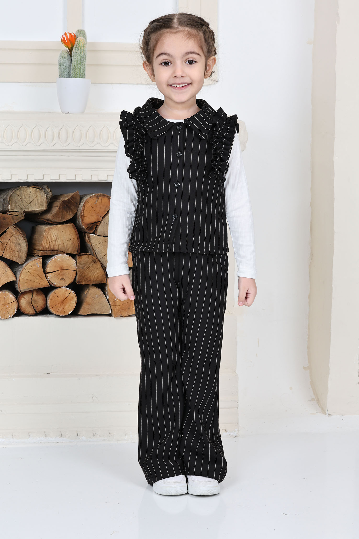 Kız Çocuk Siyah Kız Çocuk Çizgili Omuz Detay Düğmeli Yelek ve Salaş Pantolon Alt Üst Takım - 26819 - 2