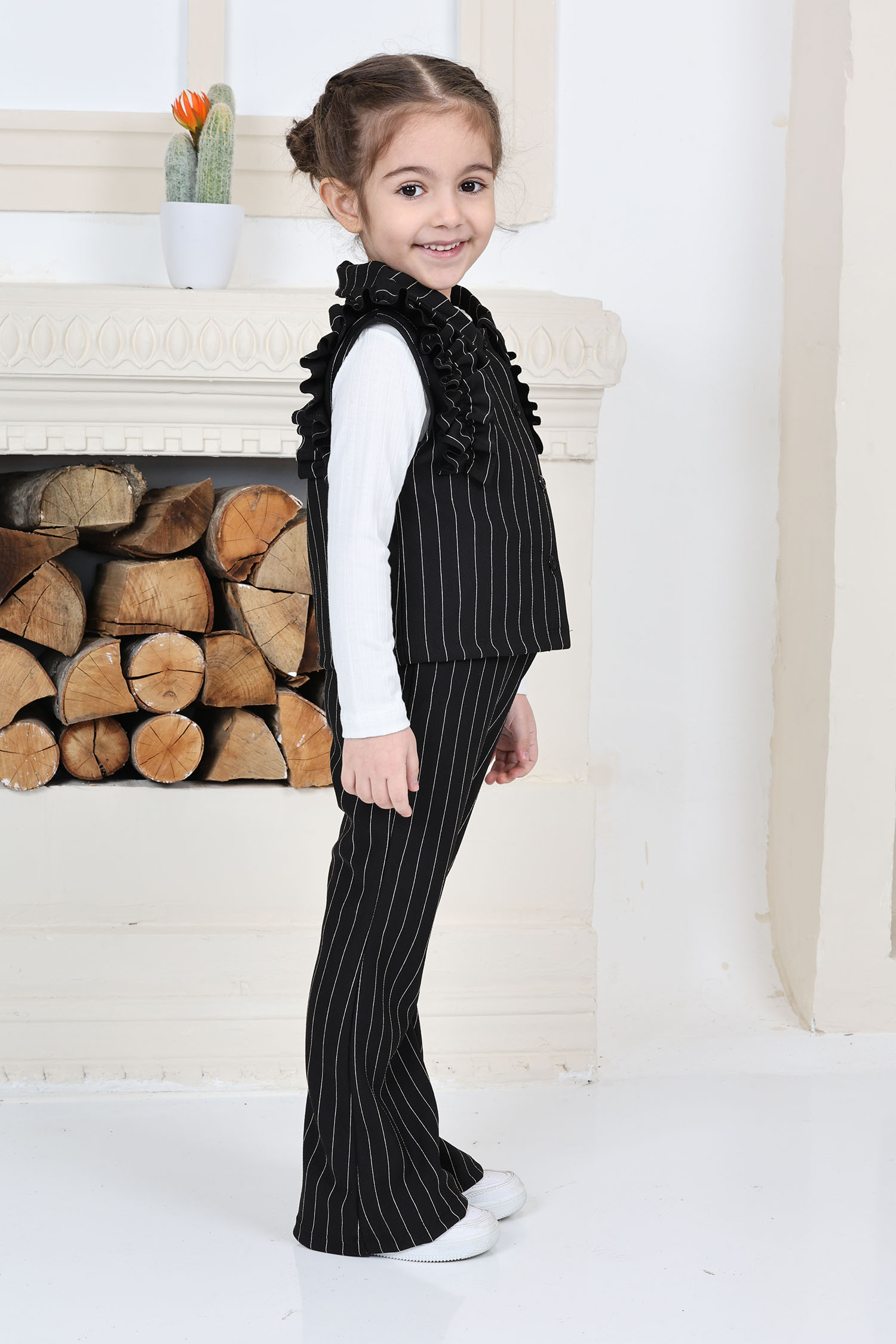 Kız Çocuk Siyah Kız Çocuk Çizgili Omuz Detay Düğmeli Yelek ve Salaş Pantolon Alt Üst Takım - 26819 - 3