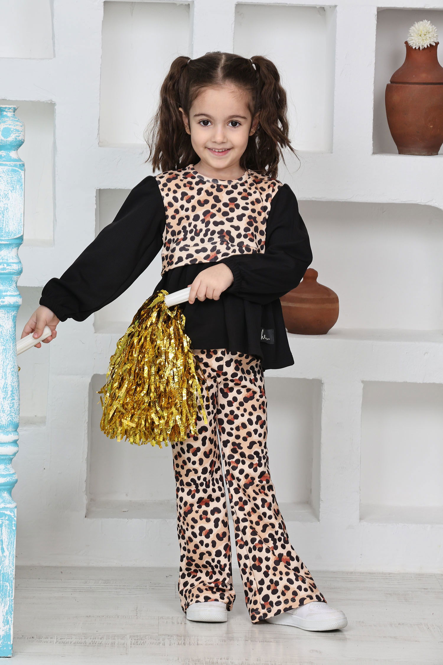 Kız Çocuk Siyah Kız Çocuk Leoparlı Volanlı Bluz ve Pantolon Alt Üst Takım - 26817 - 4