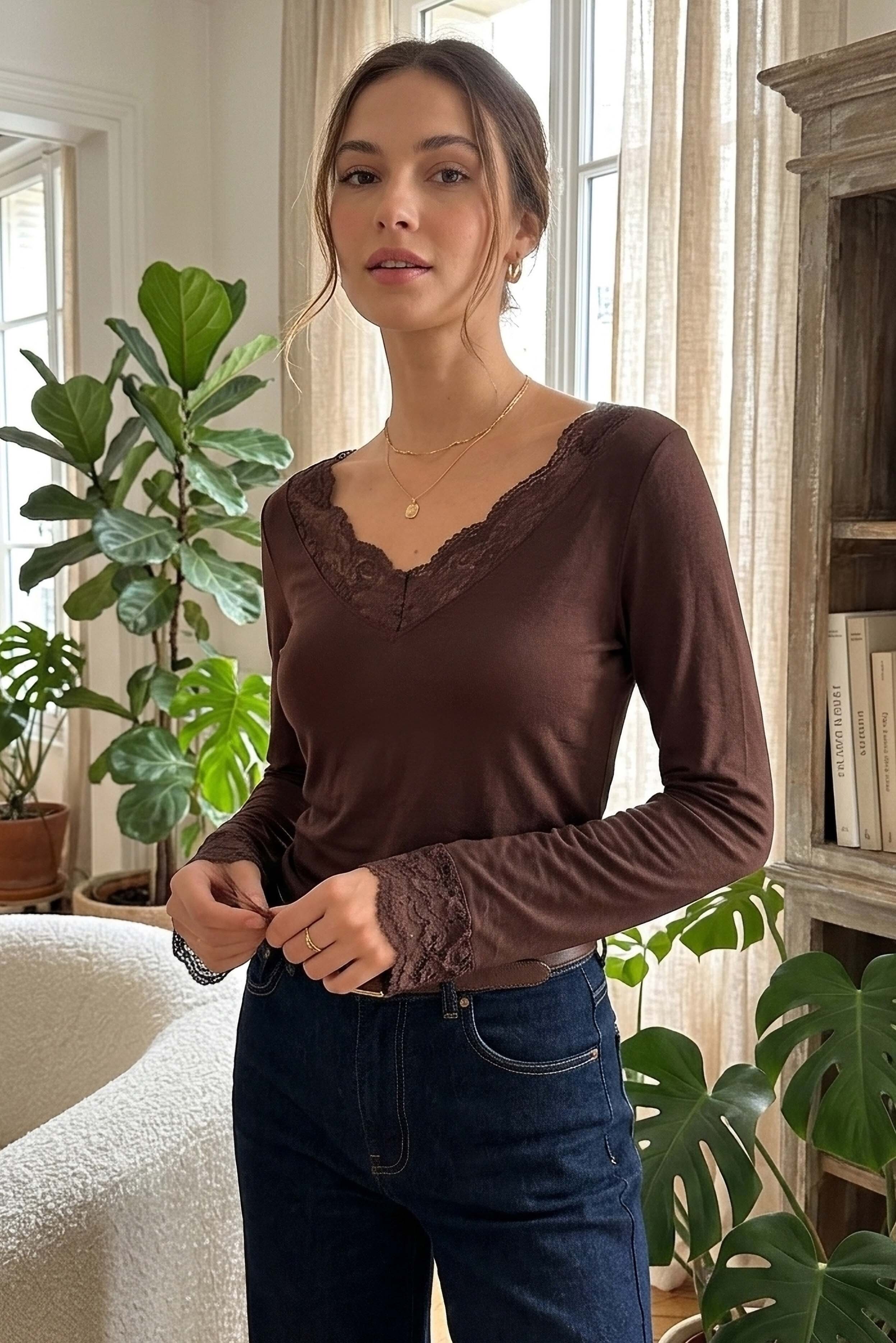 Kol Ucu Yaka Dantelli Bluz - 28422-KAHVE - 2