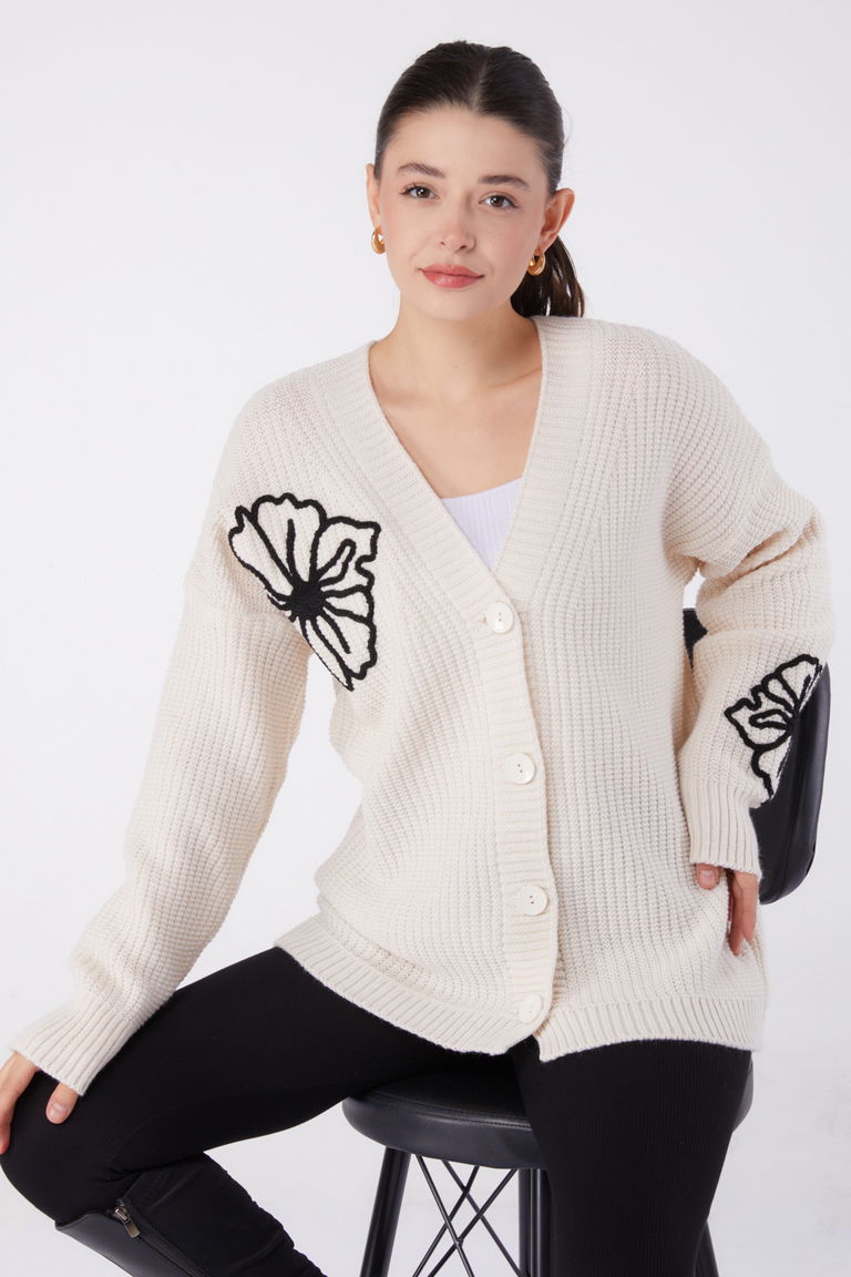 Nakışlı Düğmeli Triko Hırka - 27629 - TOFİSA