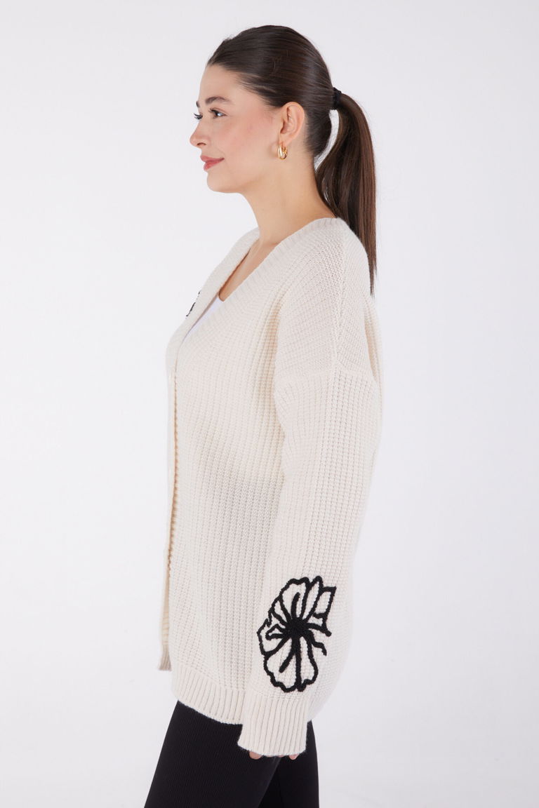 Nakışlı Düğmeli Triko Hırka - 27629 - TOFİSA