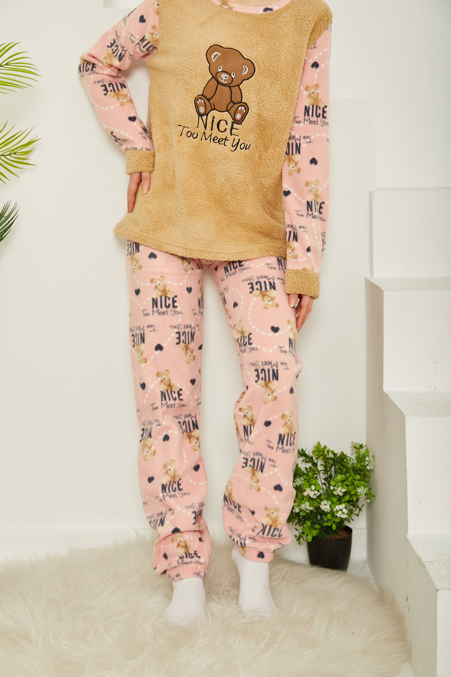 Nakışlı Peluş Polar Pijama Takım Vizon - 26777 - 2