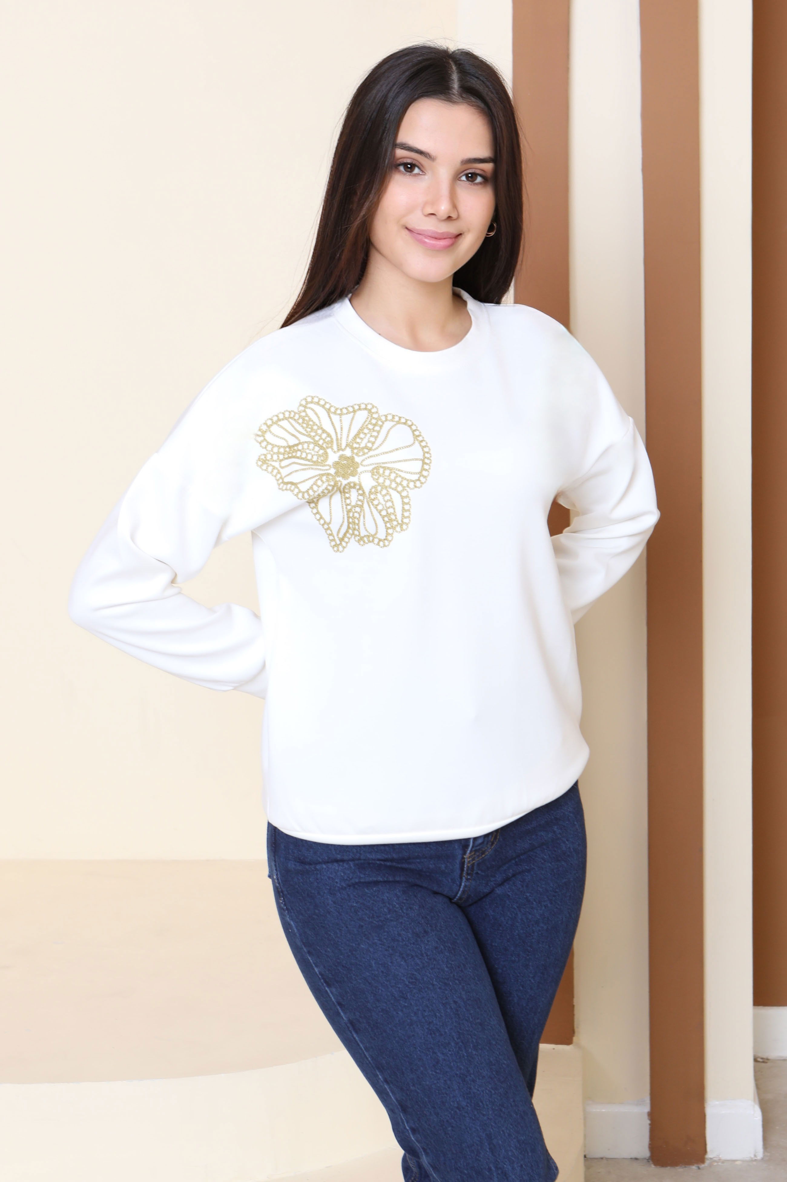 Omuz Çiçek Nakışlı Modal Sweatshirt - 27883-BEYAZ - 2
