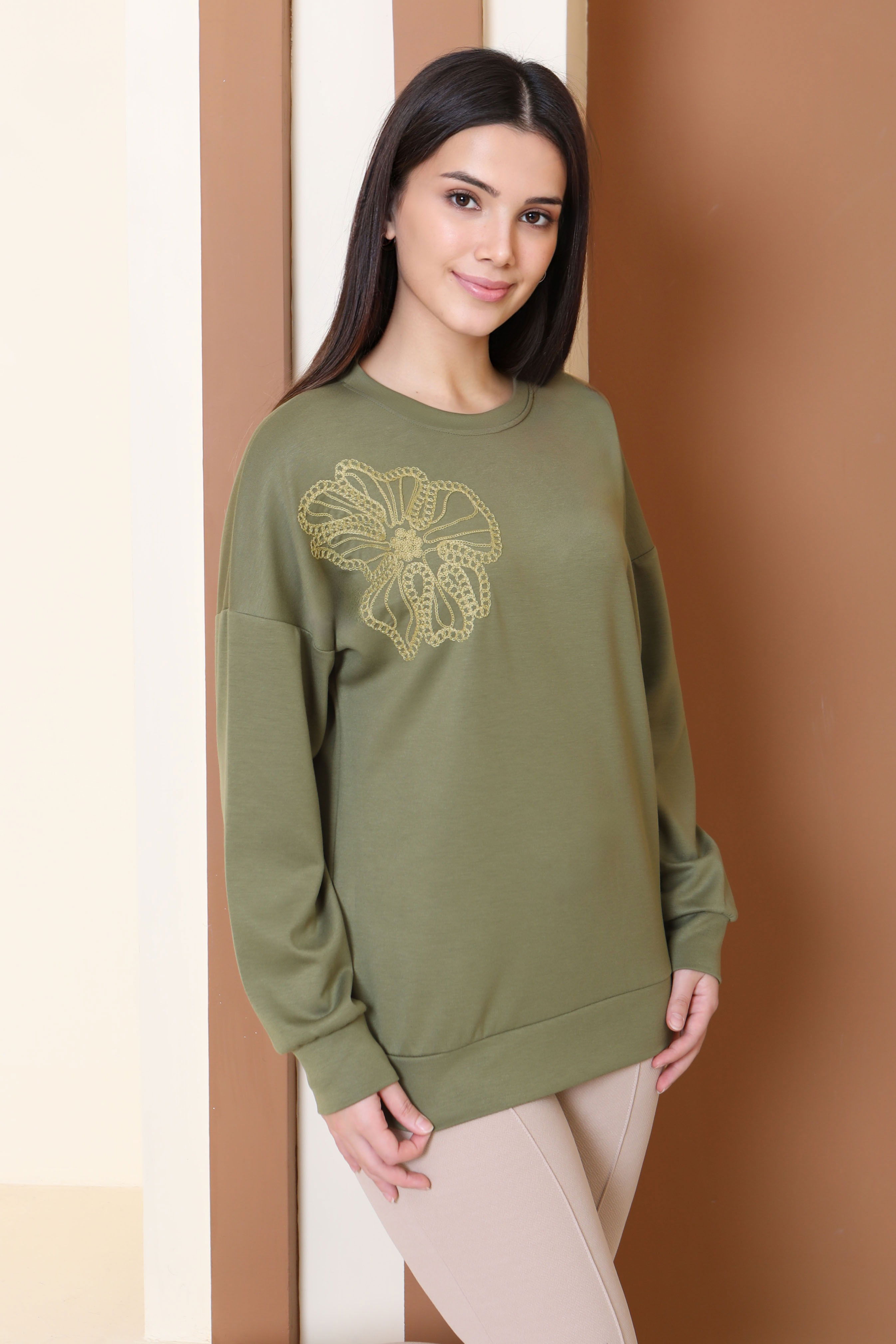 Omuz Çiçek Nakışlı Modal Sweatshirt - 27883-HAKI - 3