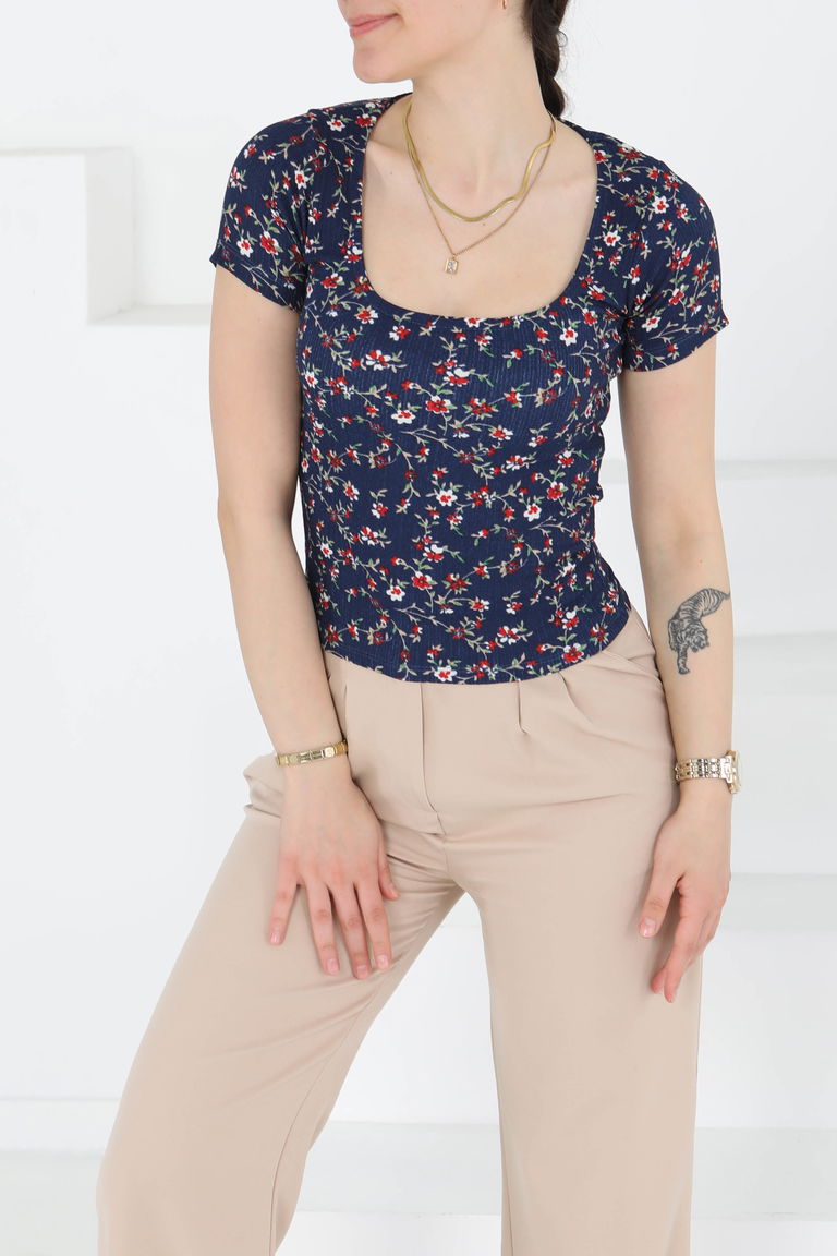 Oval Yaka Çiçek Desenli Bluz - 27279 - TOFİSA