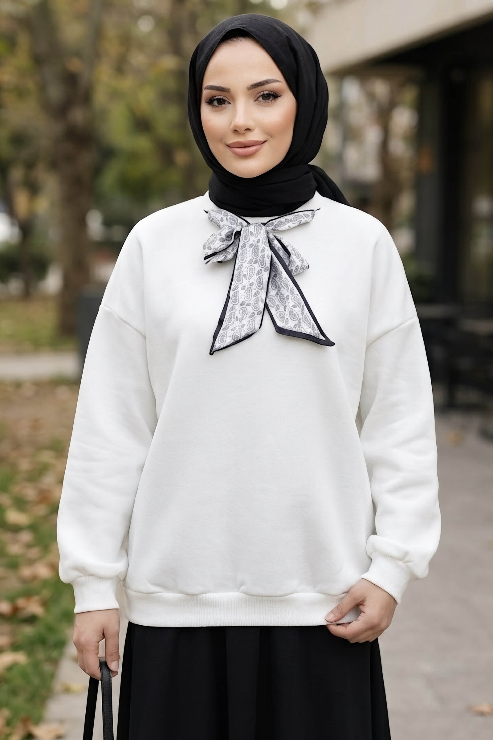 Şardonlu Üç İplik Flarlı Sweat Beyaz - 29166-BEYAZ - 1