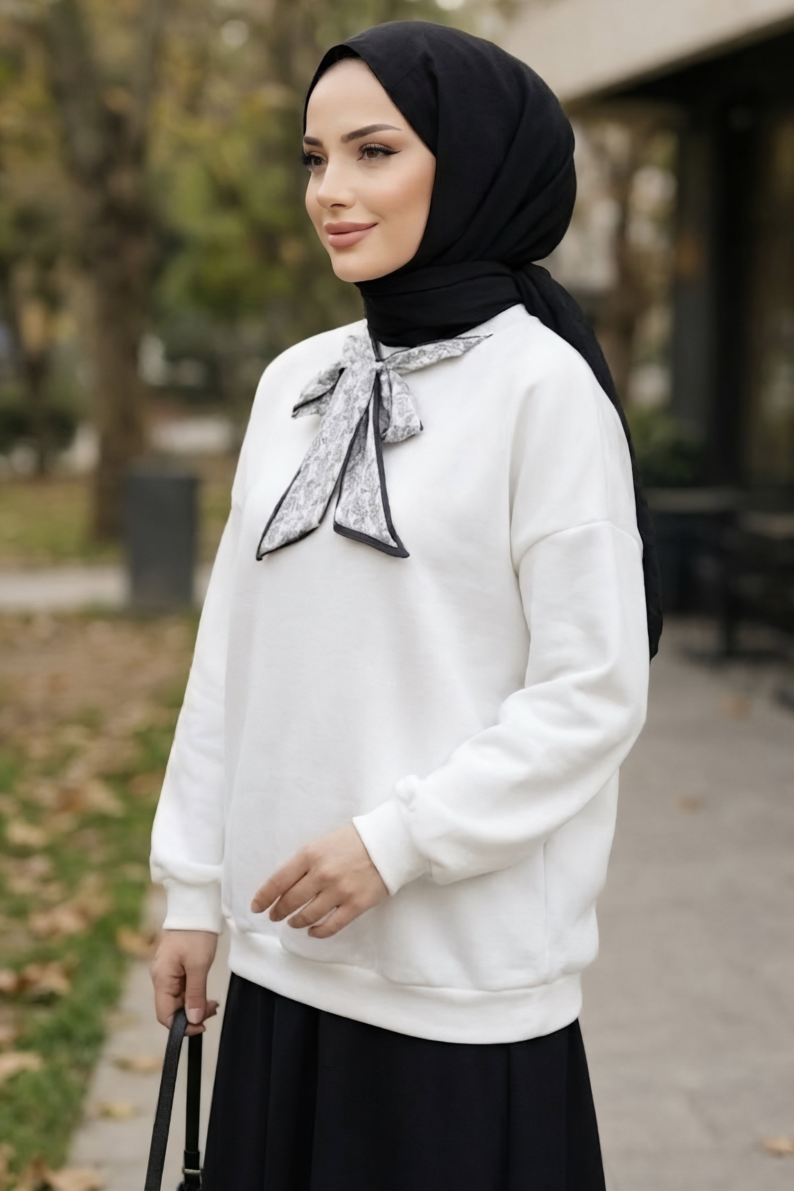 Şardonlu Üç İplik Flarlı Sweat Beyaz - 29166-BEYAZ - 2