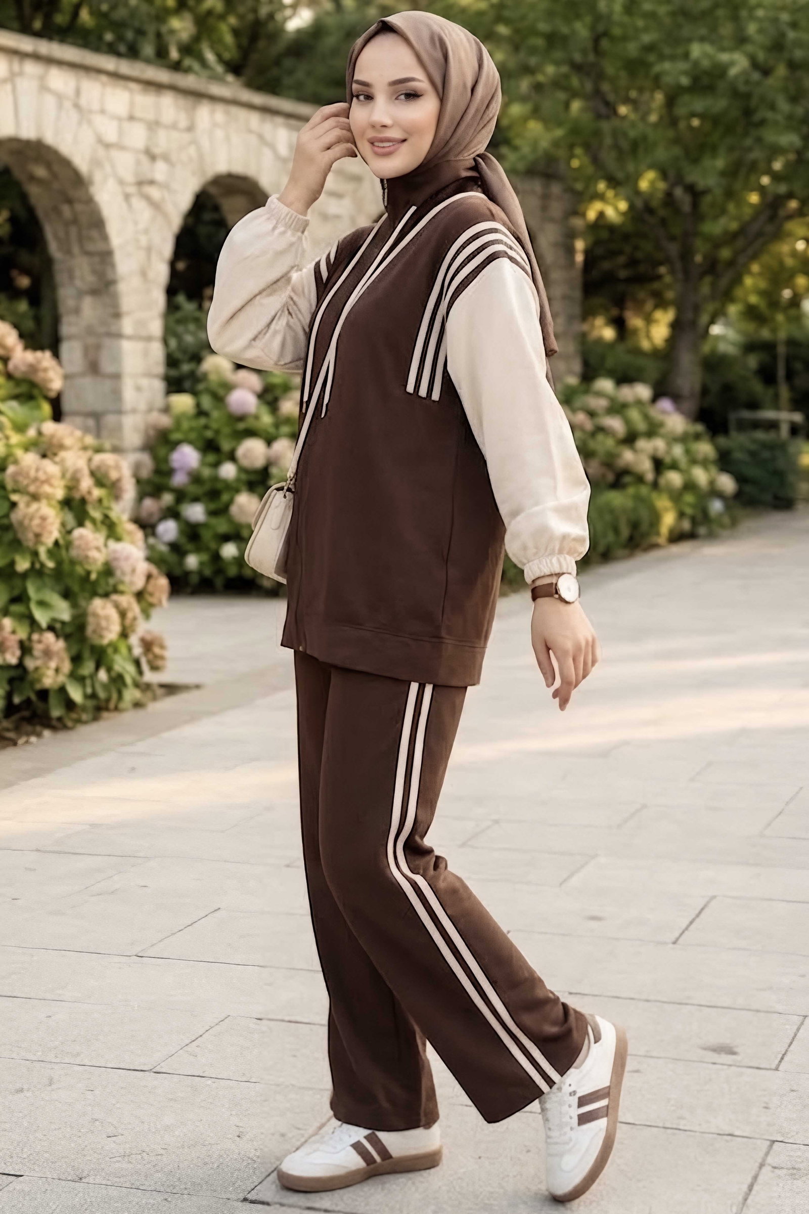 Şerit Detaylı Garnili Takım Kahve - 29024-KAHVE - 2
