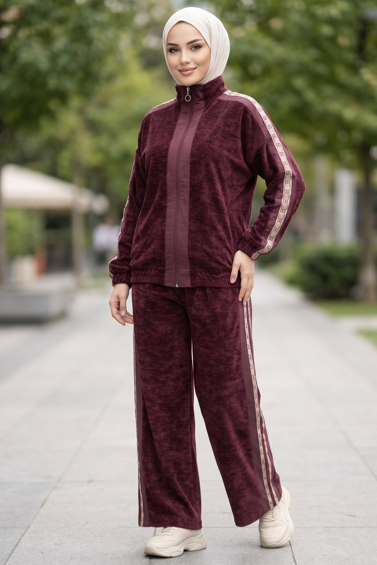 Şerit Ve Sim Detaylı Kadife Takım Bordo - 29250-BORDO - 1