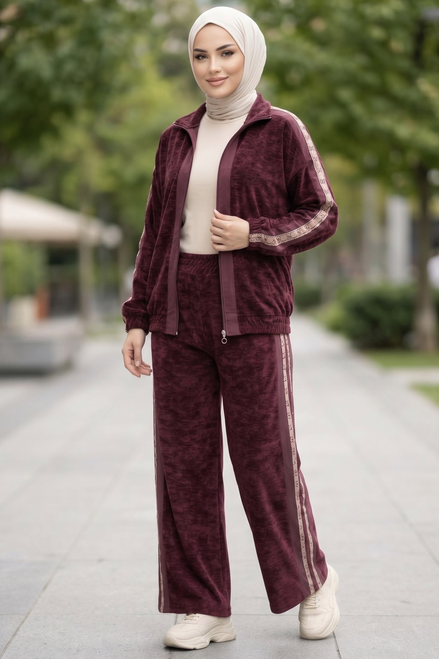 Şerit Ve Sim Detaylı Kadife Takım Bordo - 29250-BORDO - 2