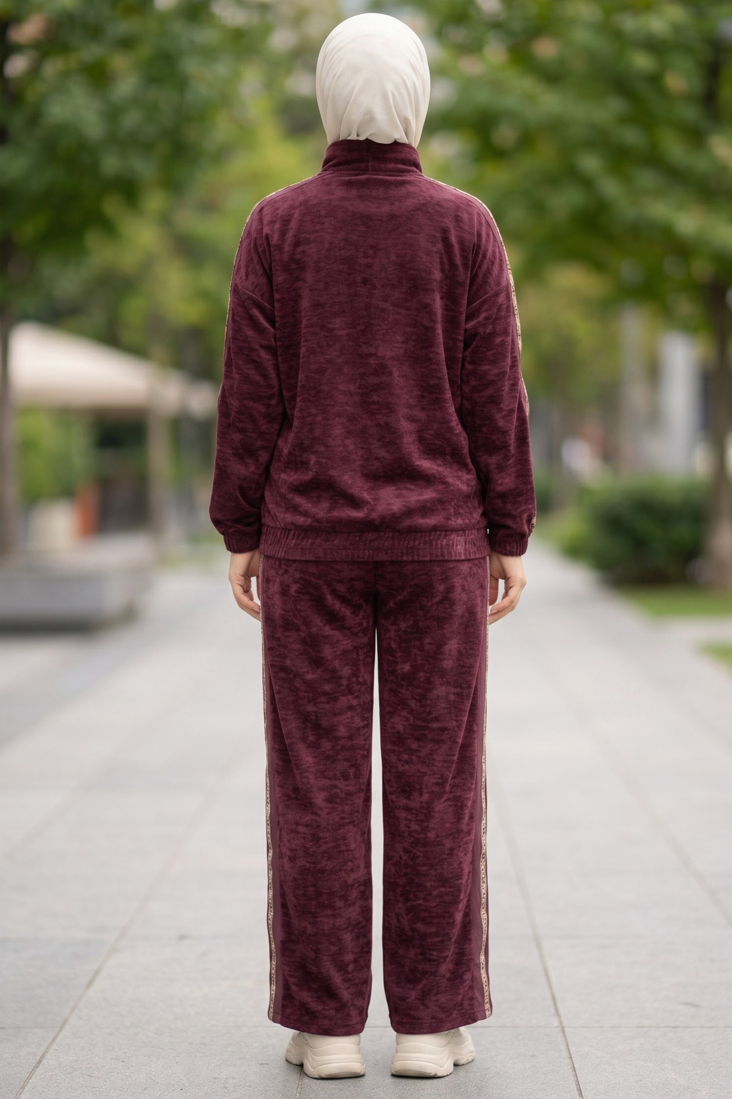 Şerit Ve Sim Detaylı Kadife Takım Bordo - 29250-BORDO - 4