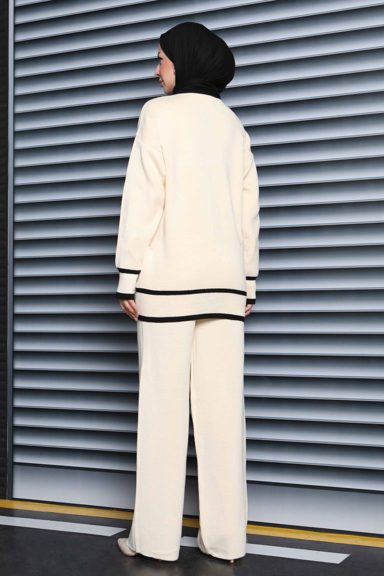 Şeritli Düğmeli Triko Takım - 27904-KREM - TOFİSA