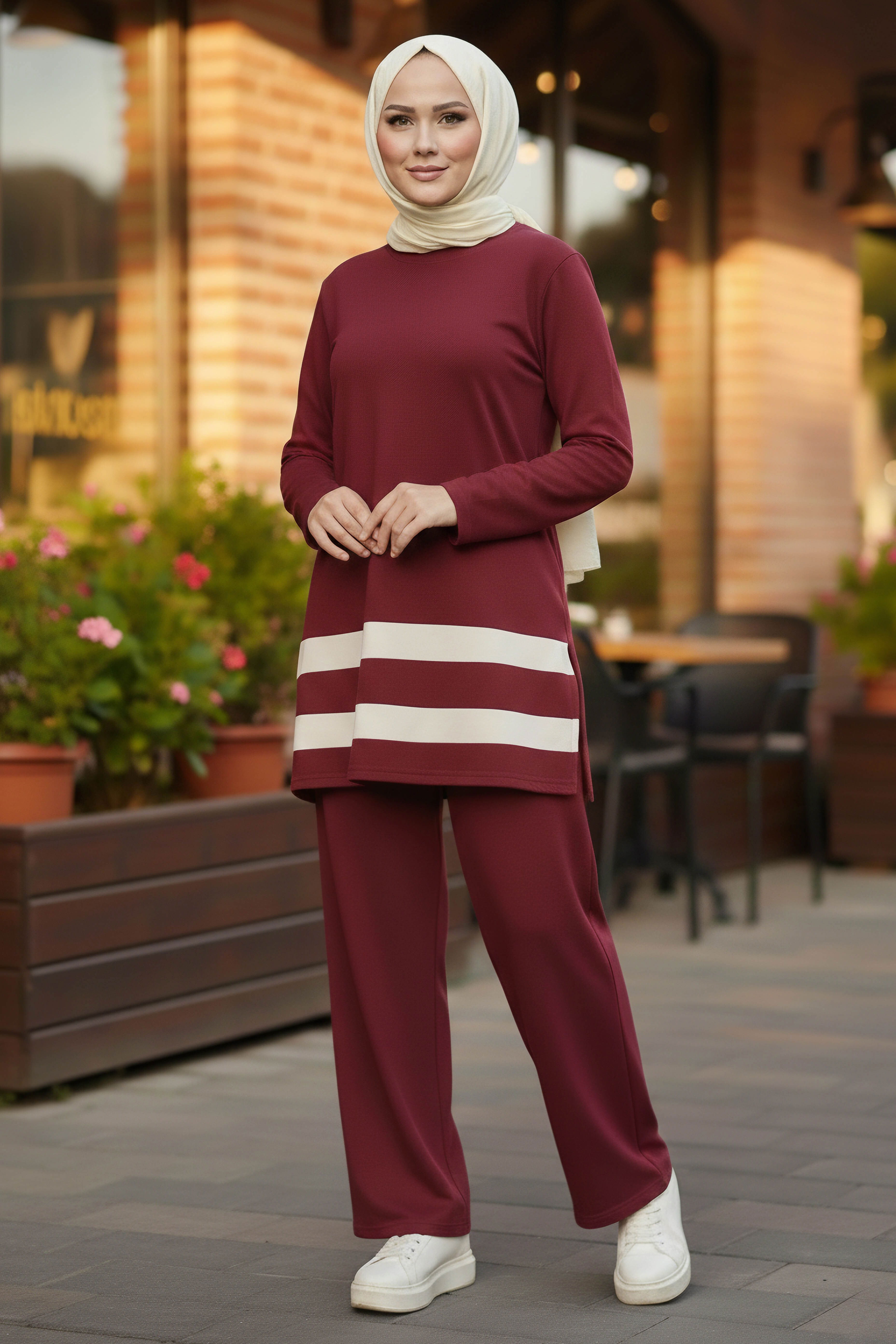 Yırtmaçlı Garnili İkili Takım - 2069-BORDO - 2